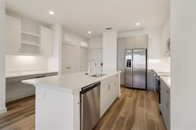 Building Photo - 405 N Ewing Ave