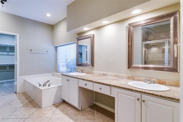 Building Photo - 2119 Dover Dr