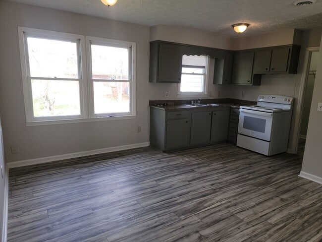 Building Photo - Henry County:  3 bedrooms, 1 Bonus, and 2 baths