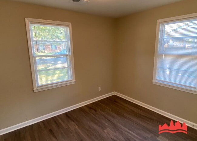 Building Photo - 1246 Holliday St