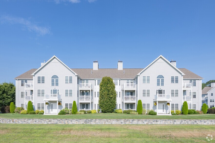 Primary Photo - Saw Mill Square Apartments