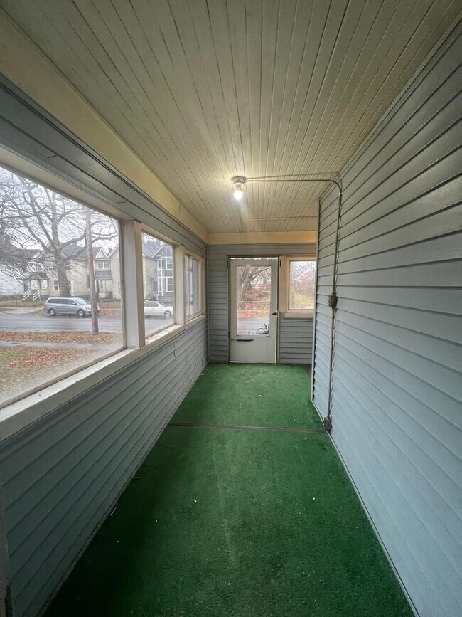 Building Photo - 1563 E 47th St