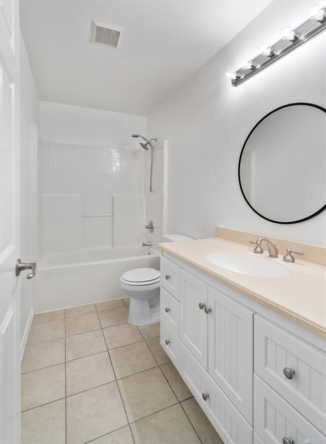 Building Photo - Spacious 4-Bedroom Home with Scenic Views & Versatile Living Spaces