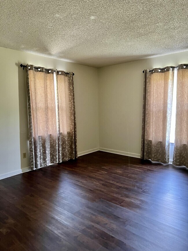 Building Photo - 264 Lonnie Raker Ln