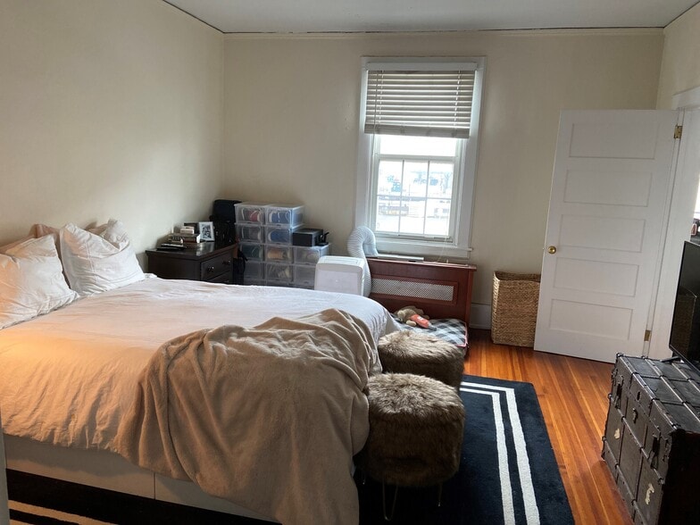 Building Photo - 106 Kraft Ave