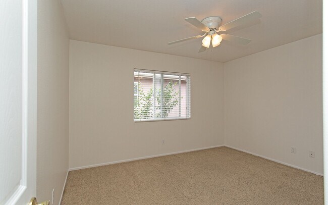 Building Photo - Grand and Gorgeous 5BR Home in La Fuente Gated Community!