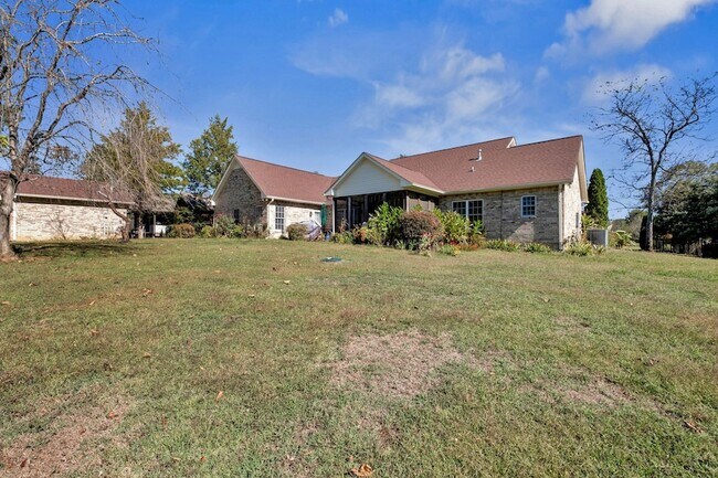 Building Photo - 614 Greene Dr