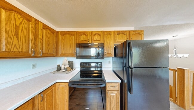 Building Photo - 624 N 16th Ave