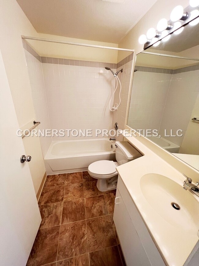 Building Photo - 94-638-533 Lumiaina St