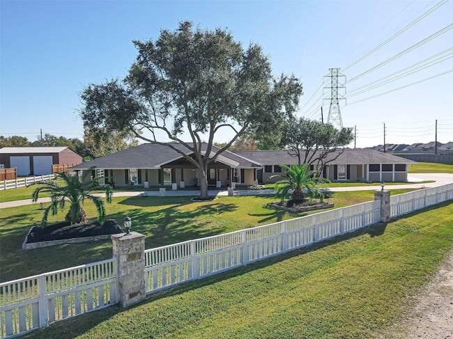 Building Photo - 26611 Meadow Ln