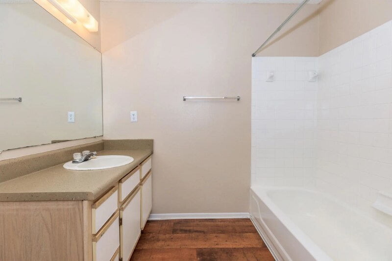 Building Photo - 880 Motsie Rd