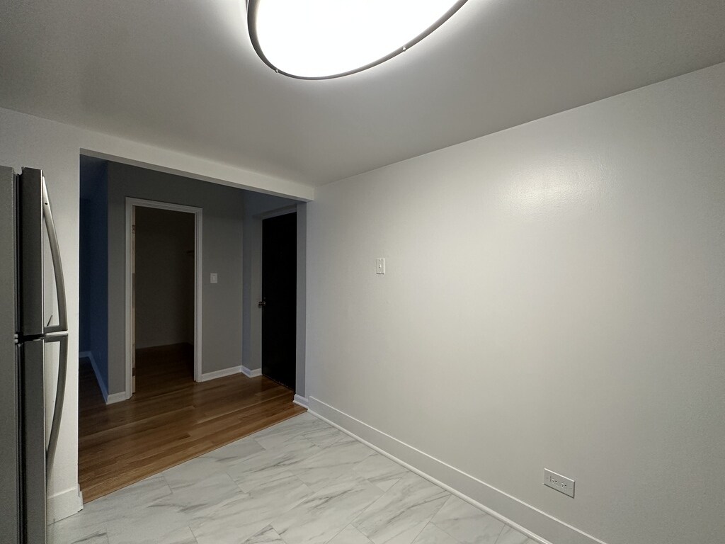 Building Photo - 525 N Quentin Rd