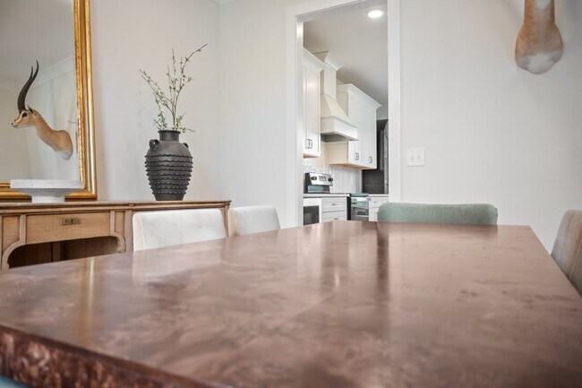 Building Photo - Modern 3 Bed on Nearly an Acre