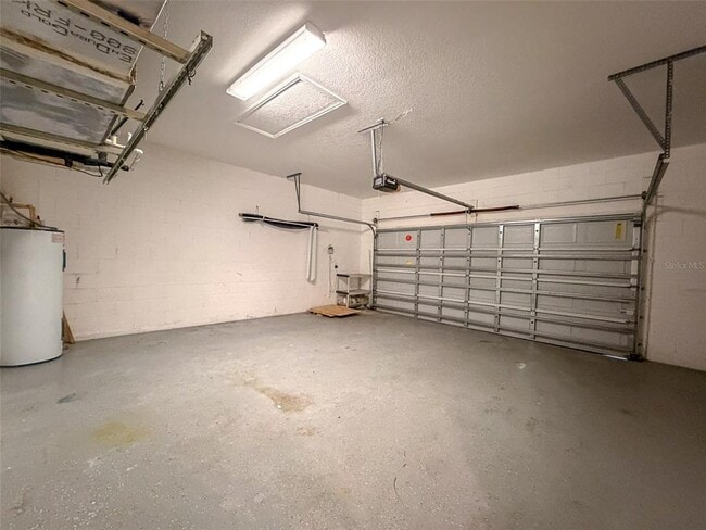 Building Photo - 12947 Runswick Ave