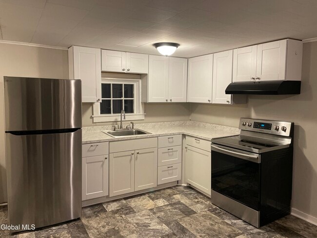 Building Photo - 163 Ridge St