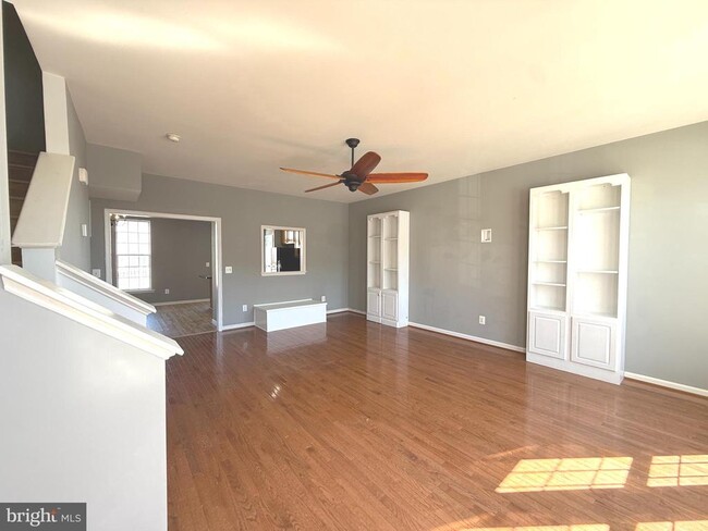 Building Photo - 26 Scholarship Ln