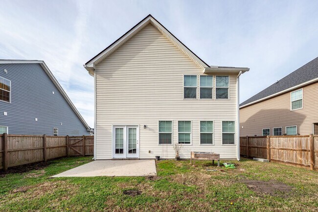 Building Photo - 3 Bedroom, 2.5 Bathroom Home in Hunters Bend - Ladson