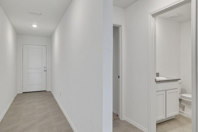 Building Photo - 2809 Ozark Cir