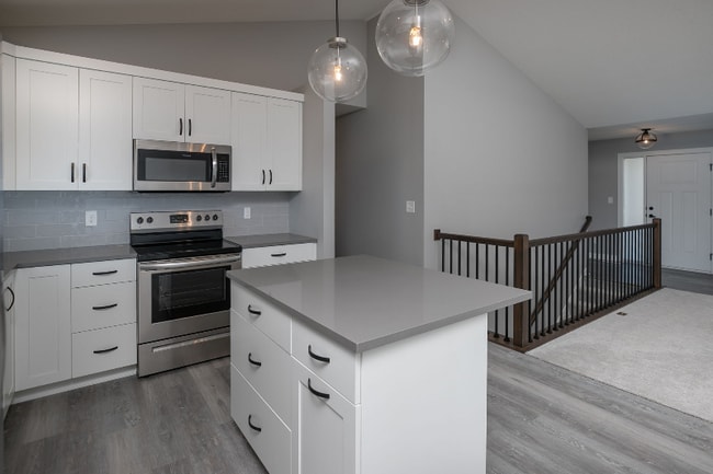 Building Photo - 3715 Fernwood Ln SW