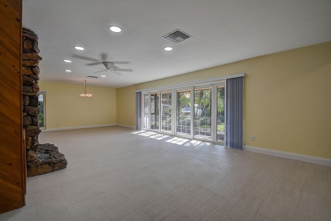 Building Photo - 1247 Monticello Blvd N