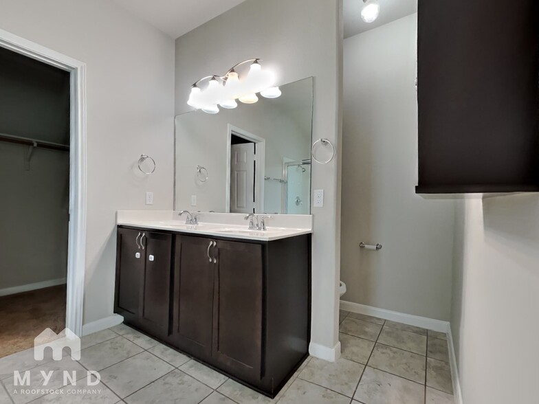 Building Photo - 351 Langely