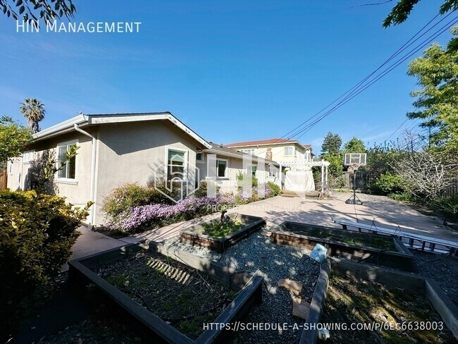 Building Photo - 776 Olive Ave