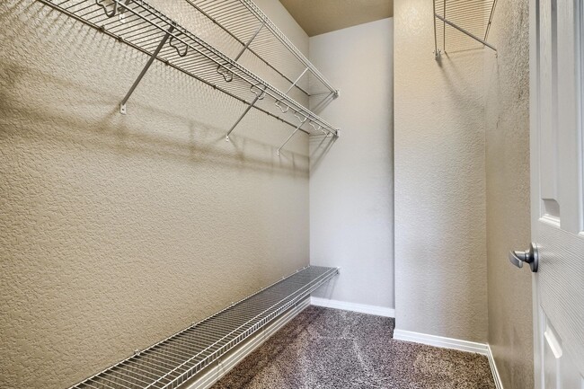 Building Photo - Nice 1 bedroom Condo in Parker