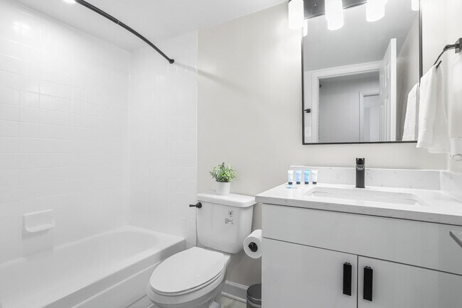 Building Photo - 801 15th St S