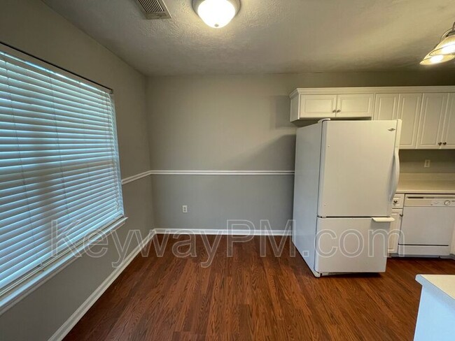 Building Photo - 1414 Anna Way