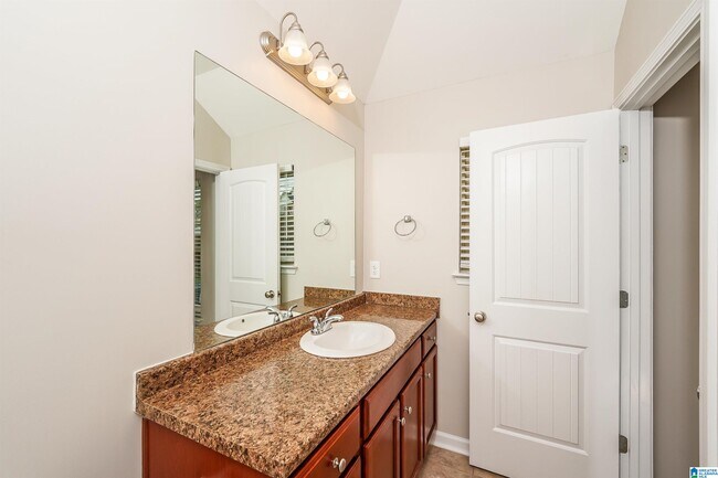 Building Photo - 4849 Cove Ln