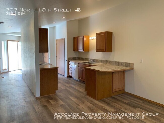 Building Photo - Brand new Duplex - Selah