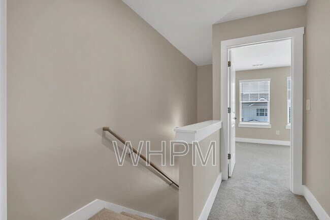 Building Photo - 127 Dry Creek Commons Dr