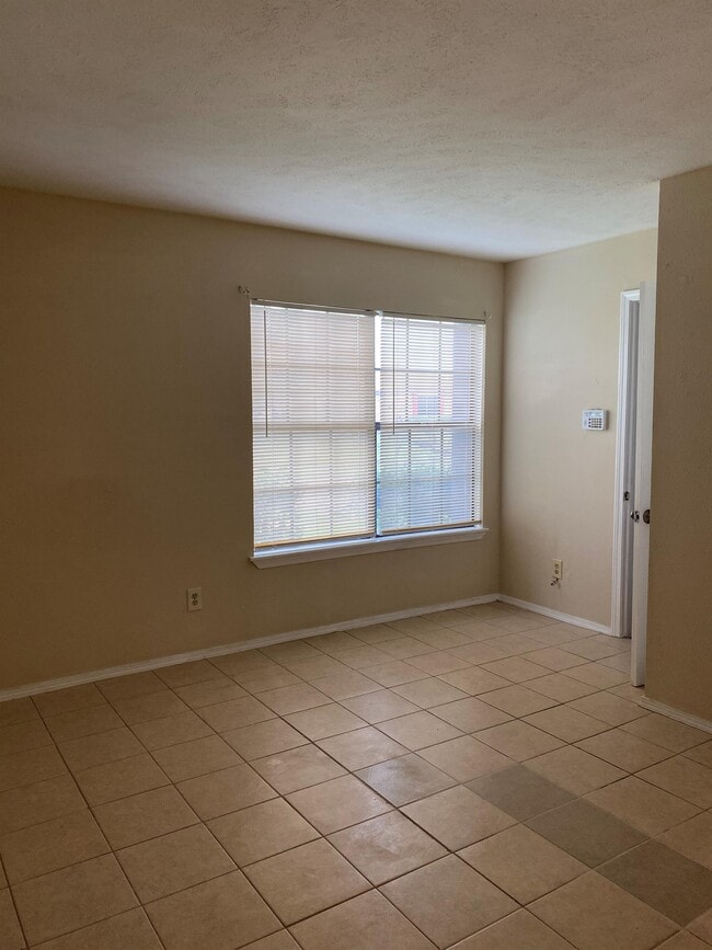 Building Photo - 2BR/2.0BA Single Family - Grand Prairie