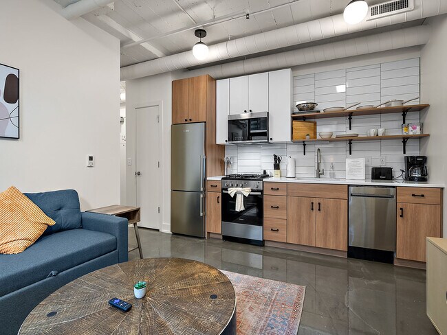 Building Photo - 608 N 3rd St