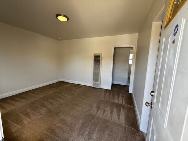 Building Photo - 5925-5933 San Diego St.