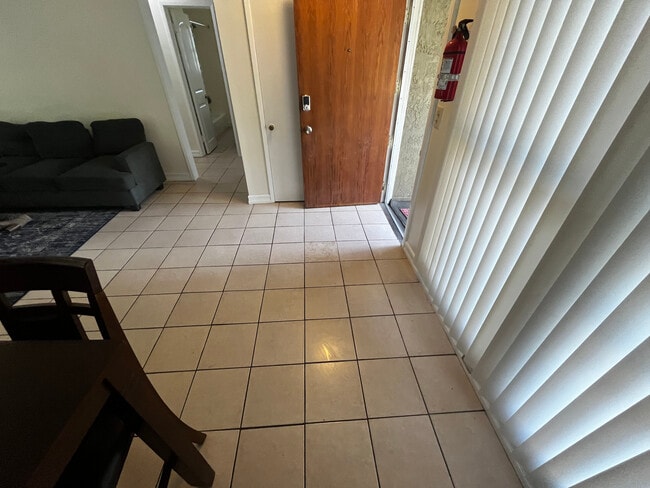 Building Photo - 2716 W 101st St