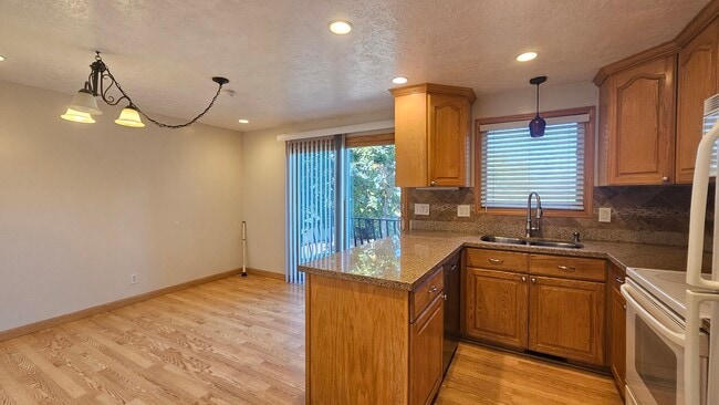 Building Photo - 10176 S 360 E