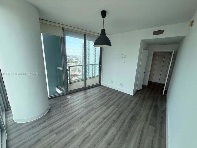 Building Photo - 888 Biscayne Blvd
