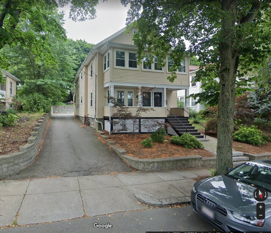 Building Photo - 72 Bennett St