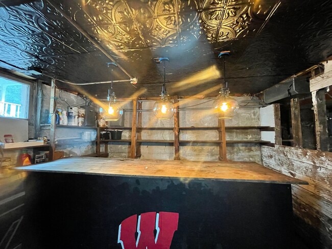 Building Photo - 1328 Mound St