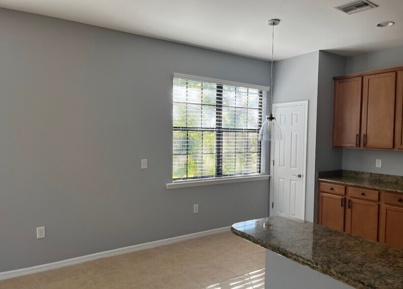 Building Photo - 3702 Pino Vista Way