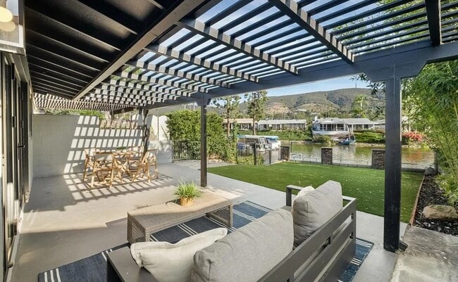 Building Photo - 1453 La Habra Dr