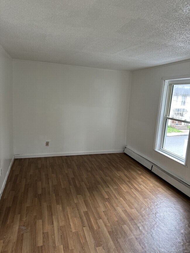 Building Photo - 4 Martin St