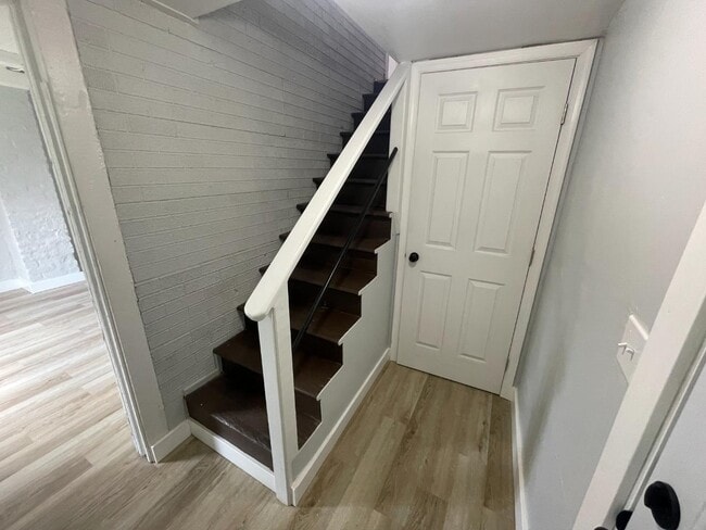 Building Photo - 2358 Sackett St