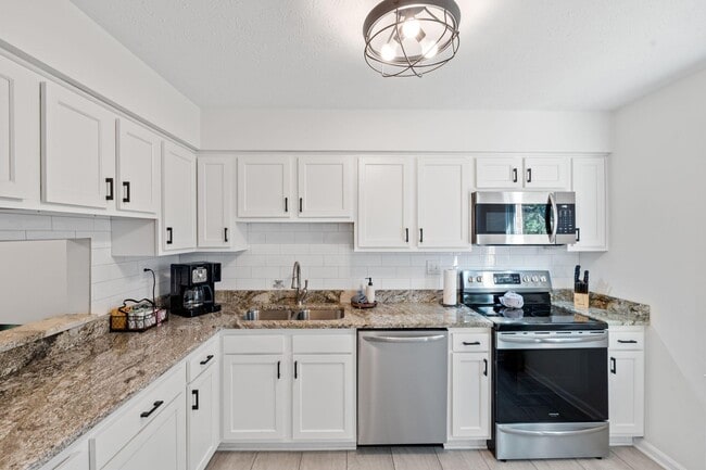 Building Photo - 747 Spring Meadows Dr