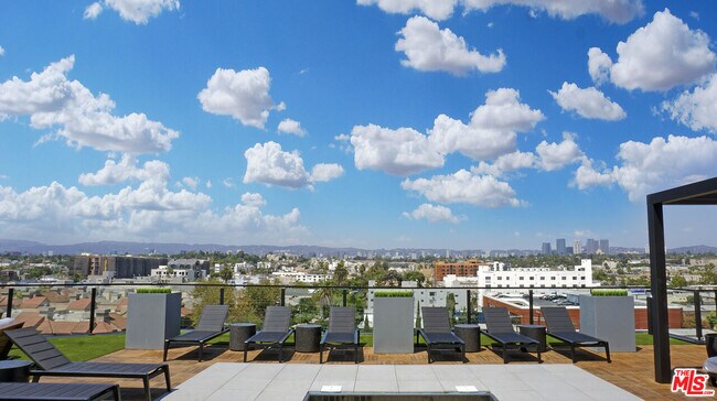 Building Photo - 3800 Mentone Ave
