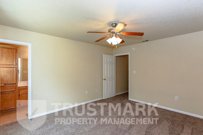 Building Photo - 4202 Elms Run Cir