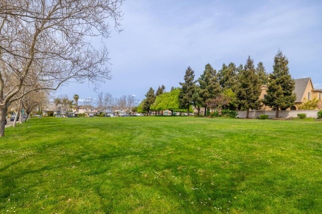 Building Photo - 1642 Welford Cir
