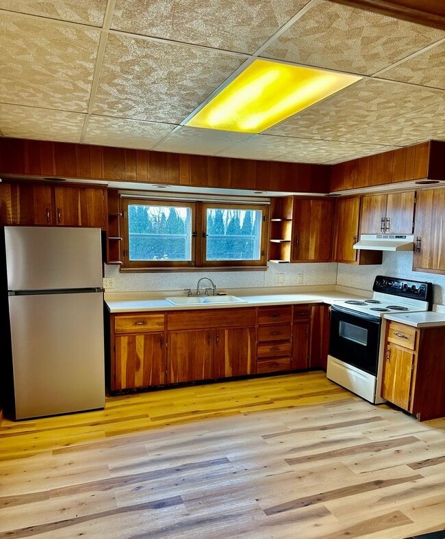 Building Photo - Charming Completely Remodeled Home!