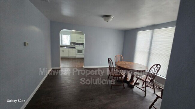 Building Photo - 2209 Central Ave